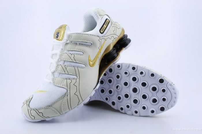 or blanc et baskets Nike Shox (2)